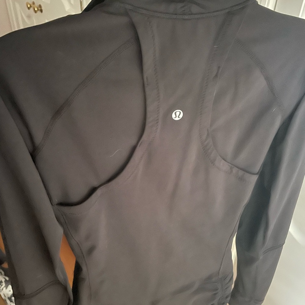Lululemon pullover top - Picture 2 of 3